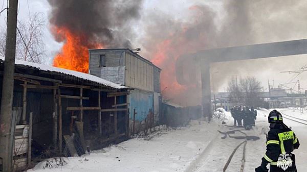 Произошел пожар на складе на востоке Москвы