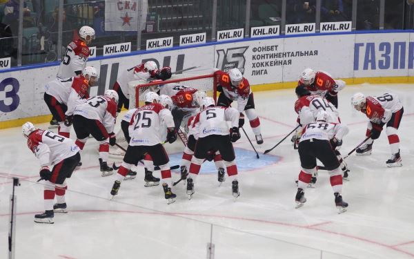 «Авангард» вышел в четвертьфинал плей-офф КХЛ 