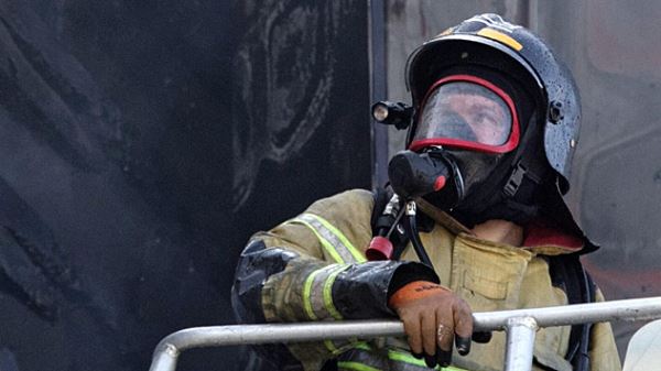 Человек погиб при пожаре в шахте лифта в Москве