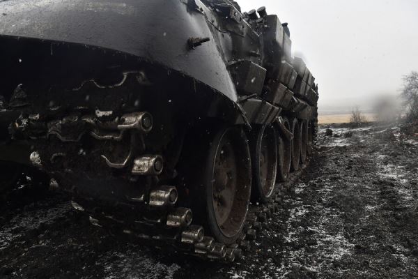 Эстонские города начинают отказываться от демонстрации подбитого российского танка 