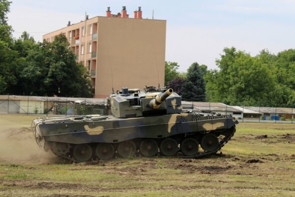 «Игра в крысу». Варшава и Берлин ссорятся из-за военных поставок Киеву