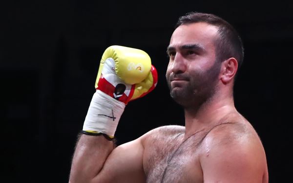 Российский боксер Гассиев победил в первом бою после смены гражданства 